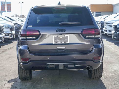 Used 2017 Jeep Grand Cherokee Altitude image 5