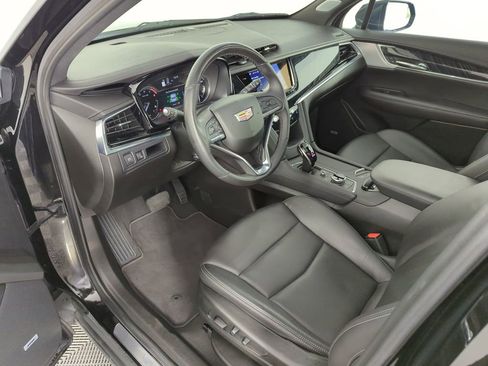 Used 2025 Cadillac XT6 Premium Luxury AWD/4WD image 10