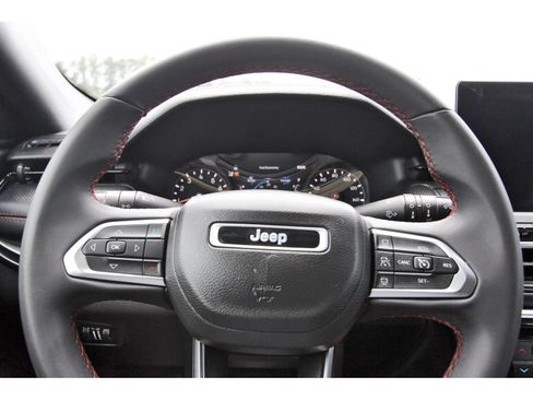 Used 2023 Jeep Compass Trailhawk AWD/4WD image 16