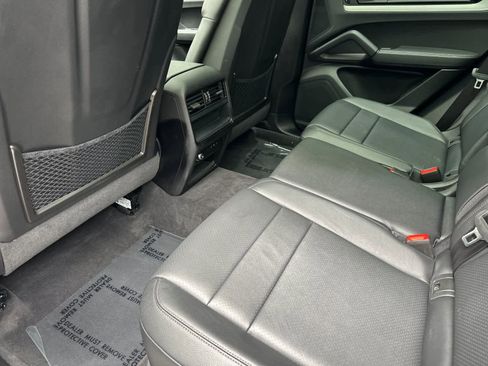 Certified 2025 Porsche Cayenne image 13