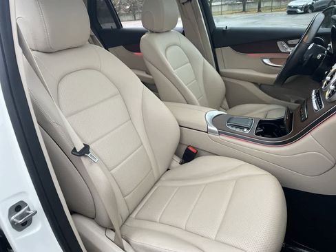 Used 2022 Mercedes-Benz GLC 300 4MATIC image 14