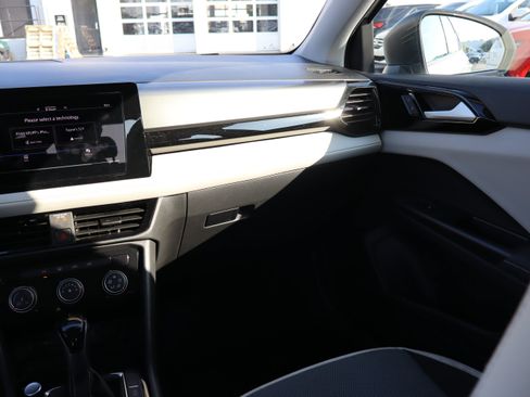 Used 2025 Volkswagen Taos S FWD image 13