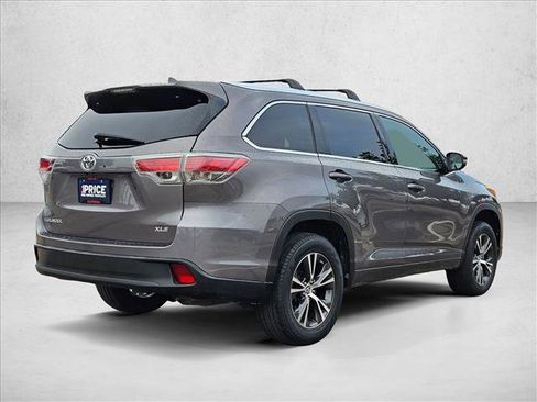 Used 2016 Toyota Highlander XLE FWD image 5