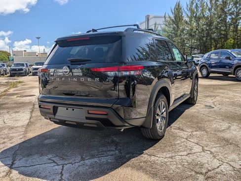 New 2026 Nissan Pathfinder SV image 2