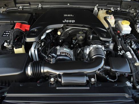 Used 2018 Jeep Wrangler Unlimited Sport AWD/4WD image 47