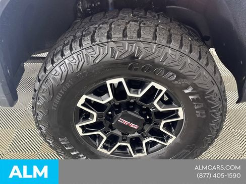 Used 2025 GMC Sierra 2500 AT4X AWD/4WD image 15