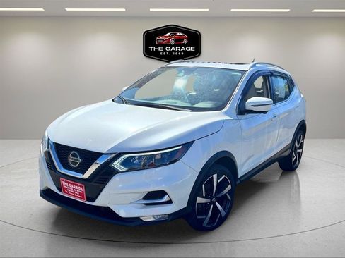 Used 2022 Nissan Rogue Sport SL w/ Premium Package AWD/4WD image 2