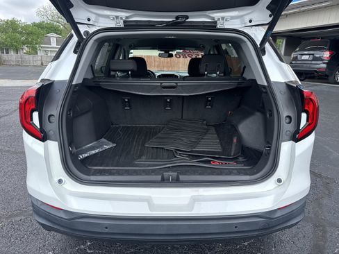 Used 2019 GMC Terrain SLE w/ Driver Convenience Package image 10