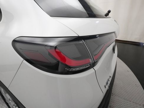 Certified 2023 Honda HR-V LX image 31