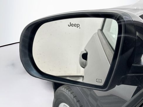 Used 2018 Jeep Compass Latitude w/ Popular Equipment Group image 16