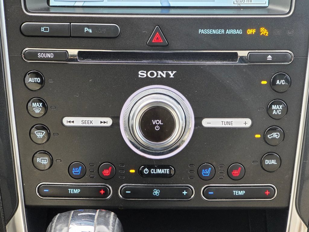 Used 2018 Ford Explorer Limited AWD/4WD image 16