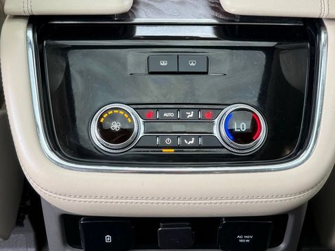 Used 2019 Lincoln Navigator Reserve AWD/4WD image 15