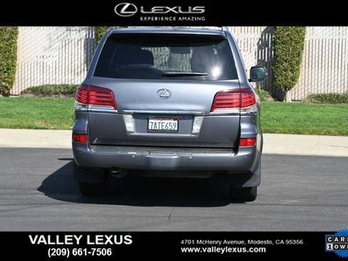 Used 2013 Lexus LX 570 4WD w/ Luxury Pkg image 6