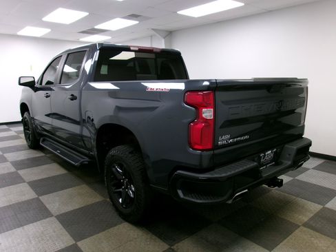 Used 2021 Chevrolet Silverado 1500 LT Trail Boss w/ Convenience Package II AWD/4WD image 2