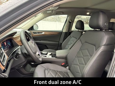 New 2026 Volkswagen Atlas SE FWD image 10