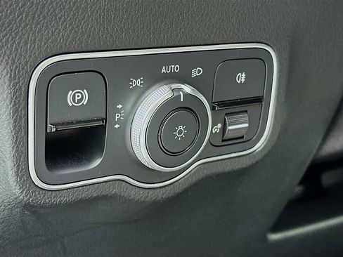 Used 2023 Mercedes-Benz GLA 250 image 11