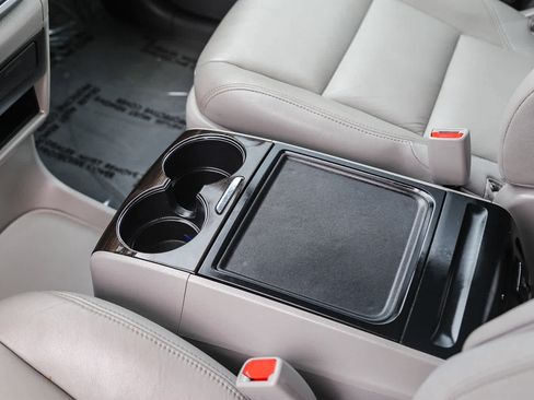 Used 2019 Toyota Sienna XLE image 21