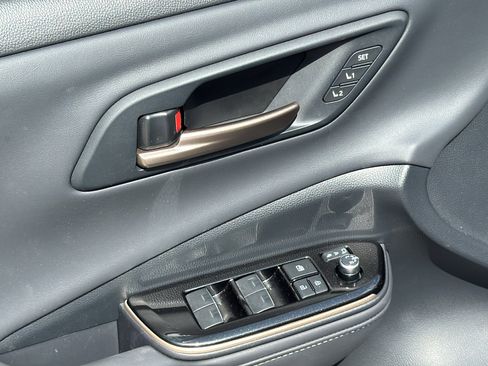 Used 2025 Toyota Crown Platinum image 12