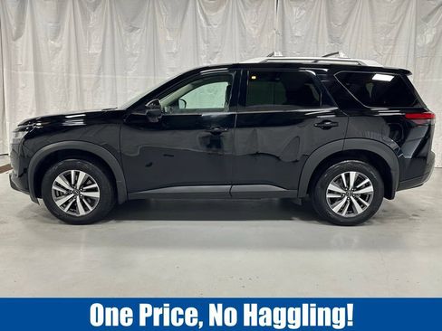 Used 2024 Nissan Pathfinder SL AWD/4WD image 4