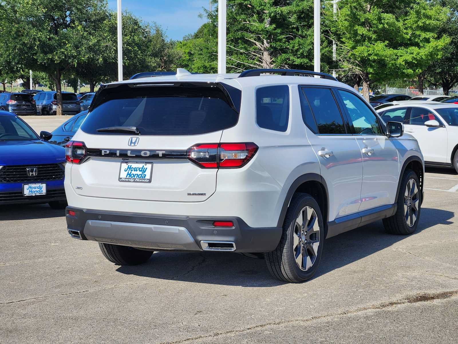 New 2026 Honda Pilot Touring image 4