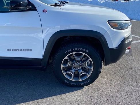 Used 2022 Jeep Cherokee Trailhawk w/ Sun, Sound & Nav Group image 10