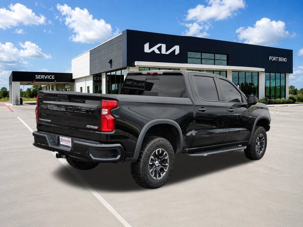 Used 2025 Chevrolet Silverado 1500 ZR2 w/ Technology Package AWD/4WD image 5
