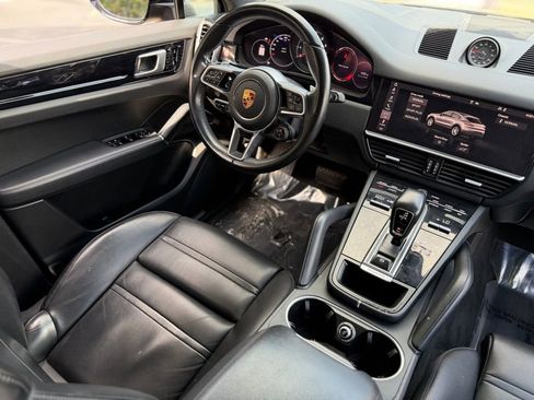 Used 2021 Porsche Cayenne Coupe image 42