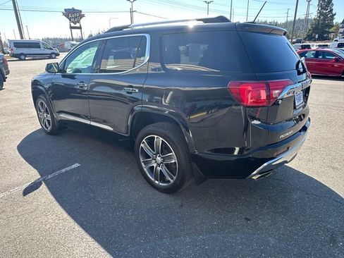 Used 2018 GMC Acadia Denali w/ Technology Package AWD/4WD image 4