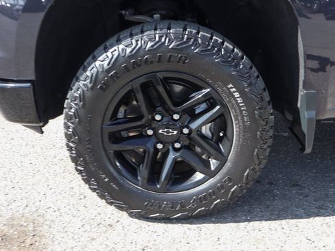 Used 2023 Chevrolet Silverado 1500 Custom Trail Boss AWD/4WD image 42