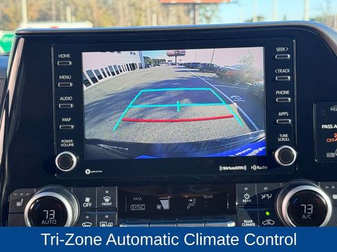 Used 2021 Toyota Highlander XLE image 16