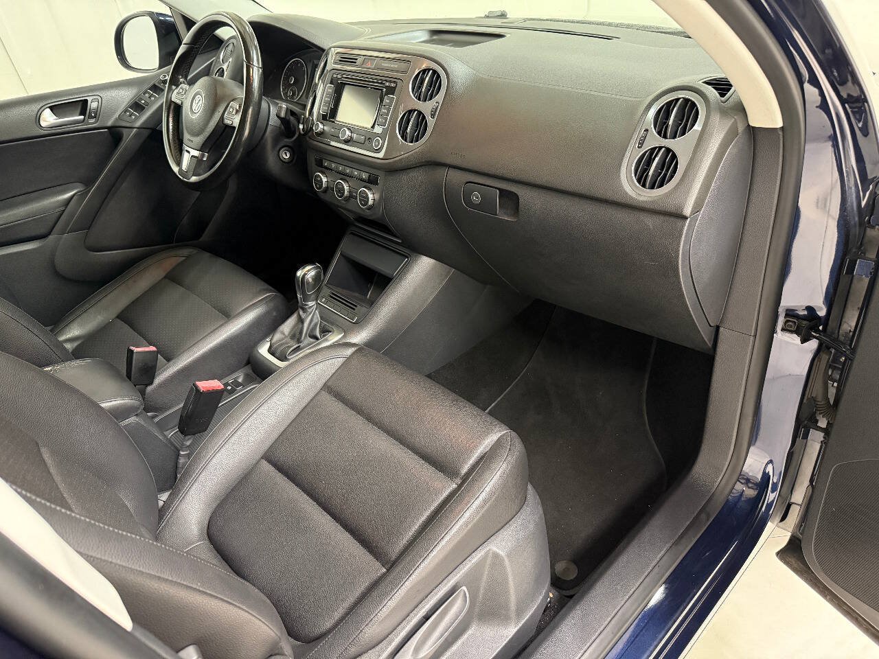 Used 2013 Volkswagen Tiguan SE FWD image 34