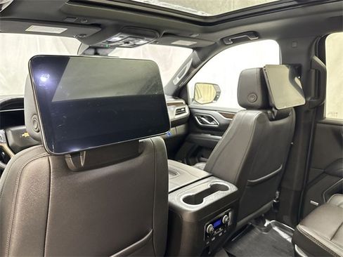 Certified 2024 Chevrolet Suburban High Country image 15