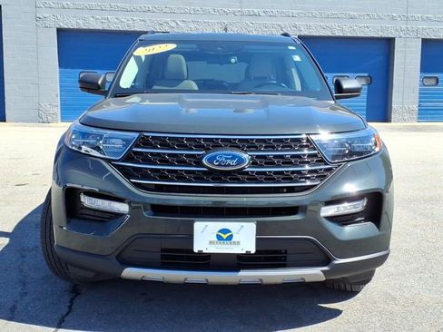 Used 2022 Ford Explorer XLT w/ Equipment Group 202A AWD/4WD image 7
