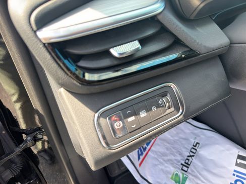 Used 2025 Buick Enclave Preferred image 13