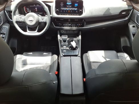 Used 2023 Nissan Rogue Platinum w/ Platinum Premium Package FWD image 10