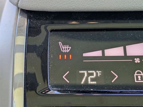 Used 2023 Volvo XC60 B5 Ultimate w/ Climate Package image 16