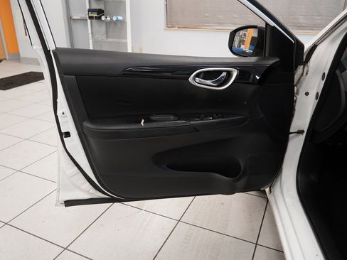 Used 2019 Nissan Sentra SV image 5