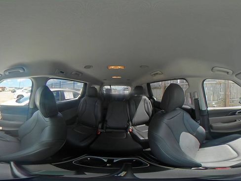 Used 2026 Kia Carnival FWD image 41