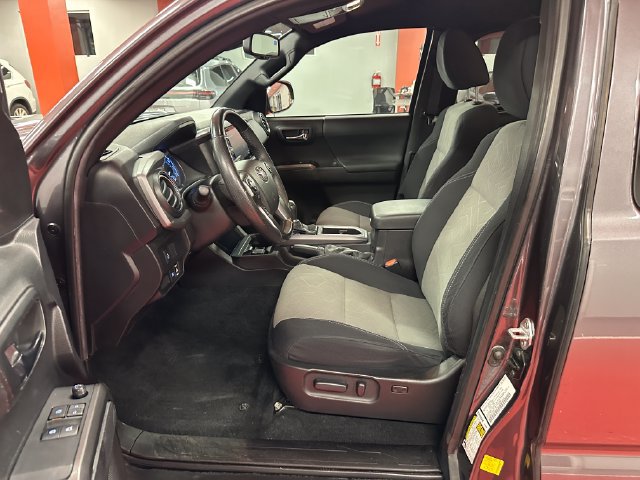 Certified 2022 Toyota Tacoma TRD Sport AWD/4WD image 10
