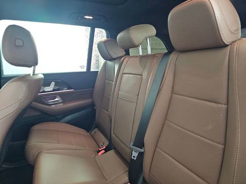 Used 2025 Mercedes-Benz GLS 450 4MATIC image 21