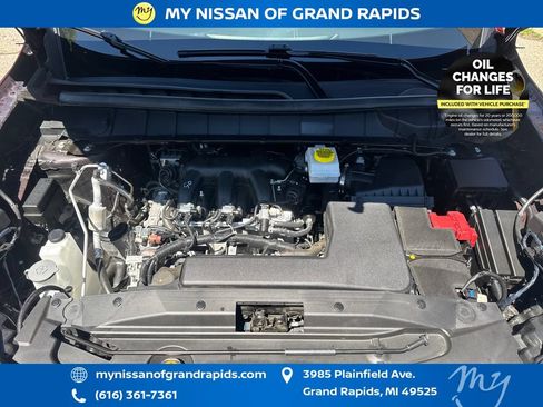 Used 2025 Nissan Pathfinder SL AWD/4WD image 26