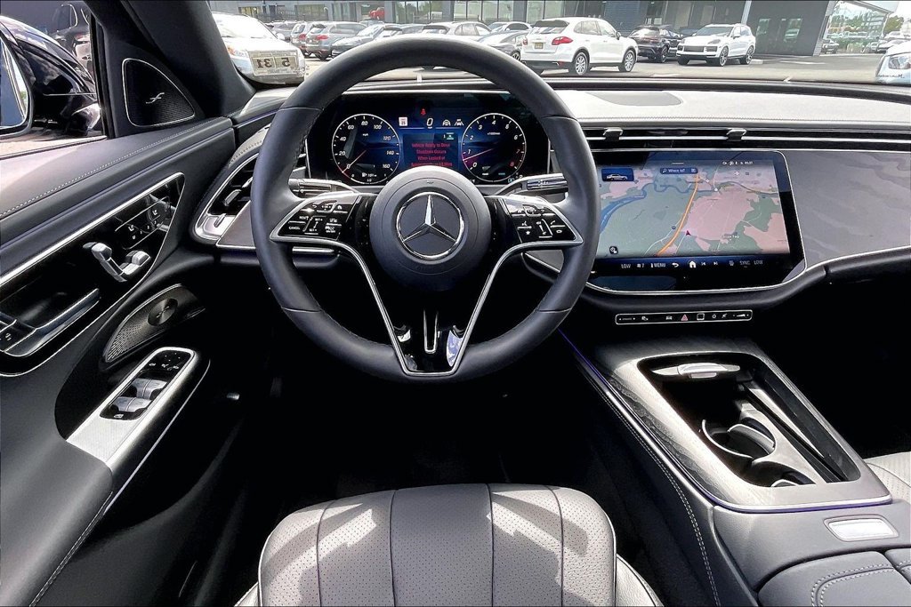 Used 2026 Mercedes-Benz E 350 4MATIC Sedan image 5