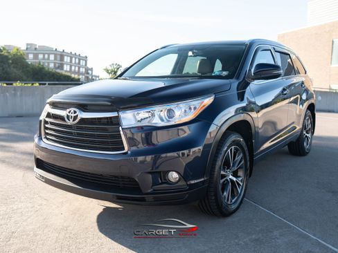 Used 2016 Toyota Highlander XLE image 3