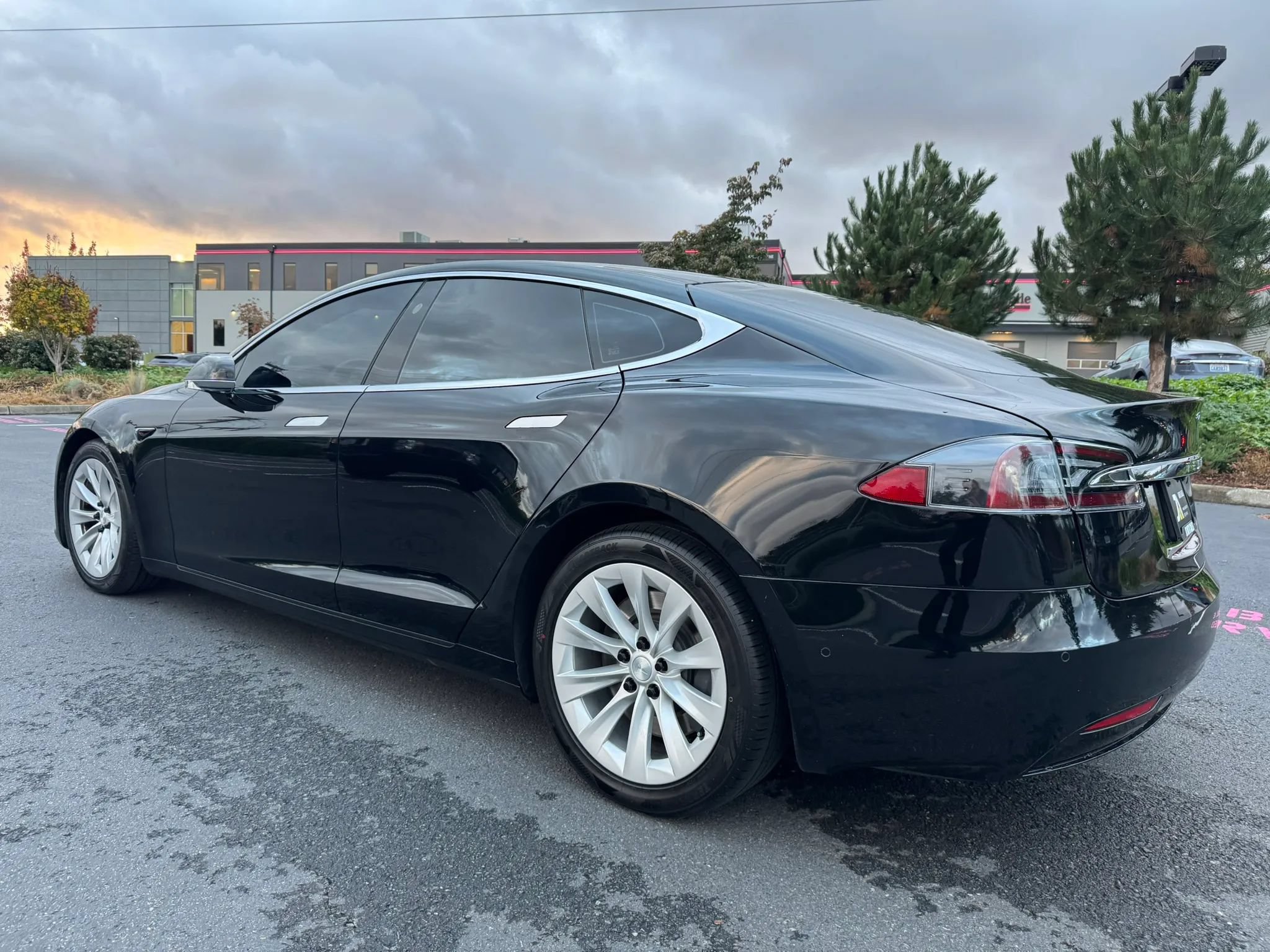 Used 2017 Tesla Model S 75D AWD/4WD image 7