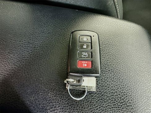 Used 2018 Toyota RAV4 XLE image 42