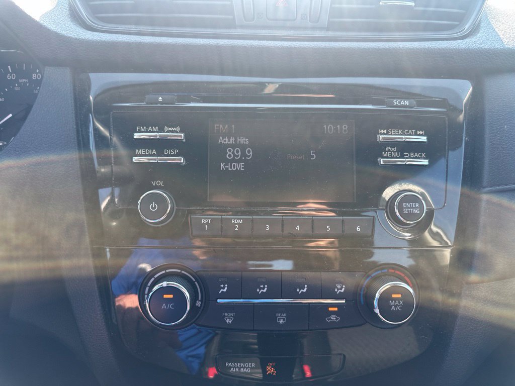 Used 2017 Nissan Rogue S FWD image 7