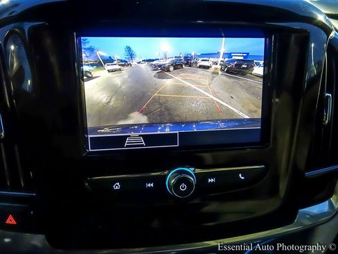 Used 2023 Chevrolet Traverse LS w/ Safety Package image 24