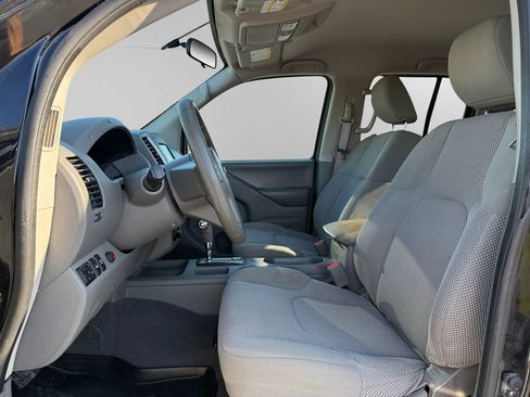 Used 2019 Nissan Frontier SV image 9