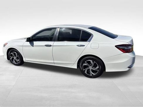 Used 2017 Honda Accord LX image 4