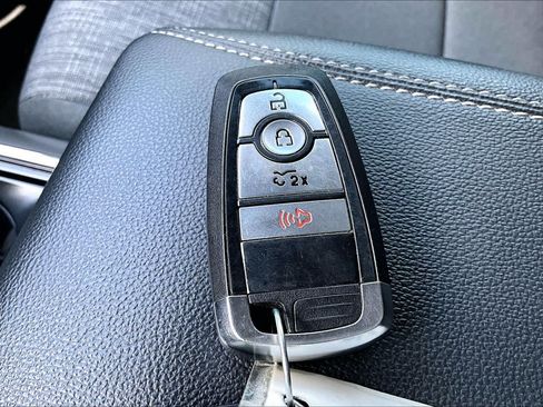 Used 2023 Ford F150 Lightning XLT AWD/4WD image 14